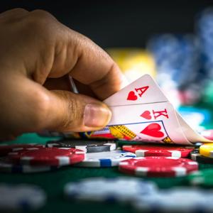 How to become a professional gamer in GS:GO?