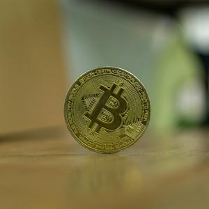 ビットコインとアルトコインの海外情報分析