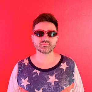 Leonardo Cabezas: Radio UNIACC • Prensa • Publicidad • Entrevistas • Audiolibros