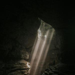 La verdad: entre sombras y pantallas.