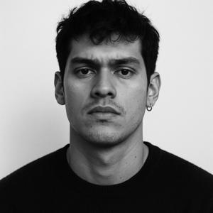 Omar Apollo  - Biography Flash