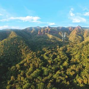 Two worlds, One classroom