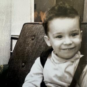 A Me Grows in Brooklyn - Memories of an Irish Childhood