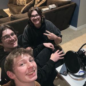 3 Dudes 2 Mics