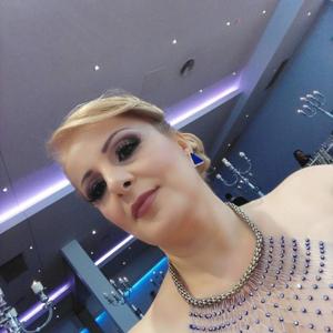 وحيدة آدم