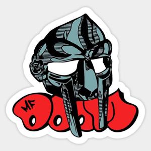 El hombre detrás de la máscara mf doom