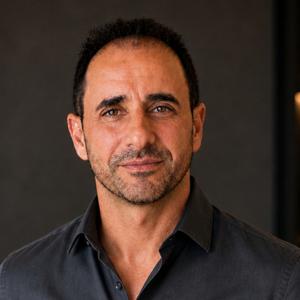 Rogério Bezerra | De 180 milhões a reconstrução