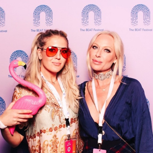 Isabel Adrian & Klara Svensson - Sjukt Oklart