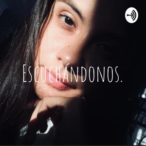 Escuchándonos.